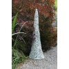 Betonstele mit Mosaik überzogen